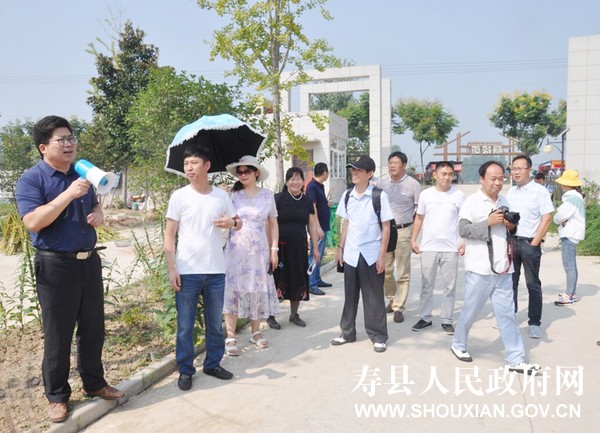 寿县作家协会赴迎河镇开展庆祝新中国成立70周年主题采风活动