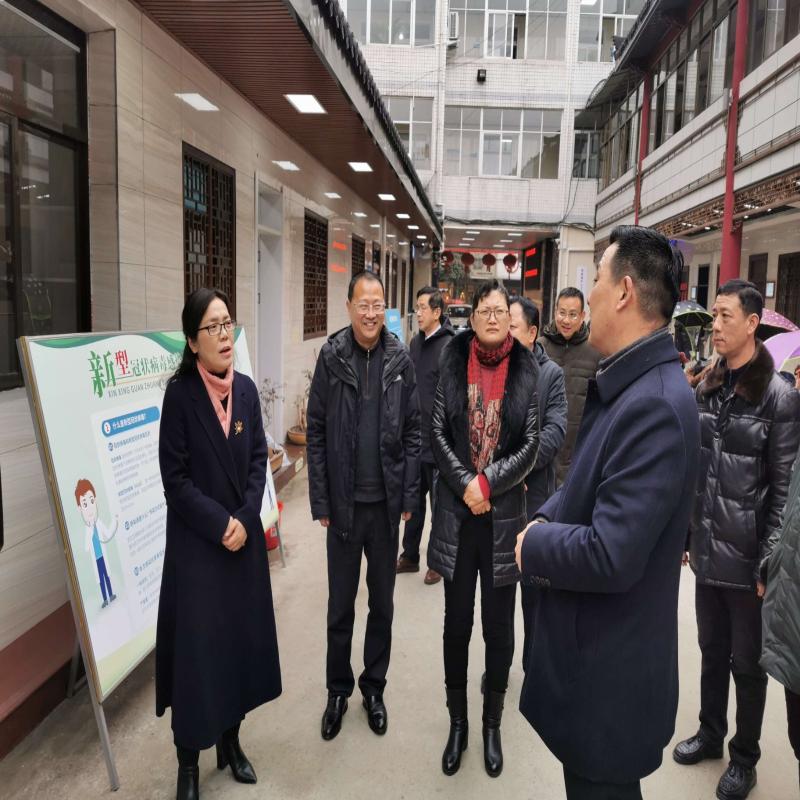 王道红到寿春镇中心卫生院开展慰问活动